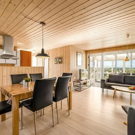 Brenda - 300m To The Fjord By Interhome